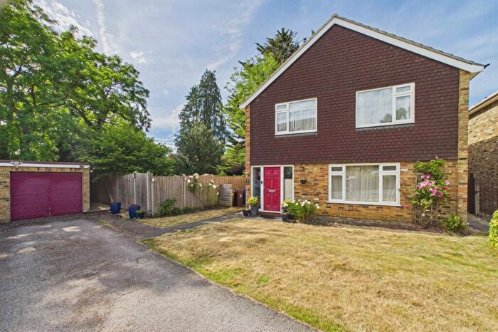 4 Bedroom Detached House For Sale In Woolford Close, Winkfield Row, Berkshire, RG42