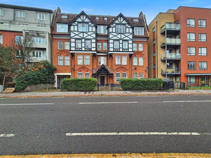 2 Bedroom Flat For Sale In Park Lane, Croydon, CR0