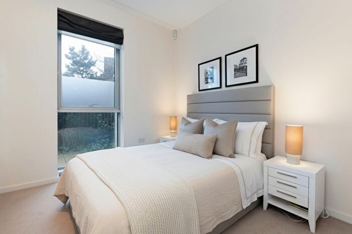 1 Bedroom Flat To Rent In Lillie Square, West Brompton, SW6