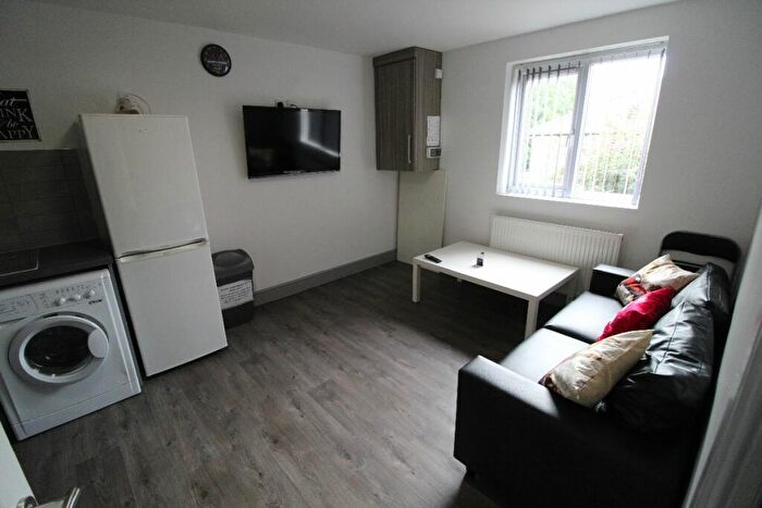 3 Bedroom Apartment To Rent In Marsh Lane Flat, Preston, Lancashire, PR1