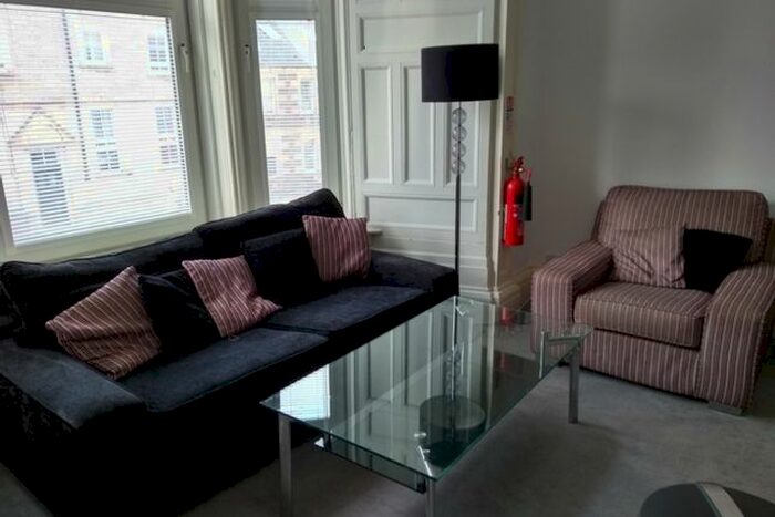 2 Bedroom Flat To Rent In Viewfield Place, Stirling Town, Stirling, FK8