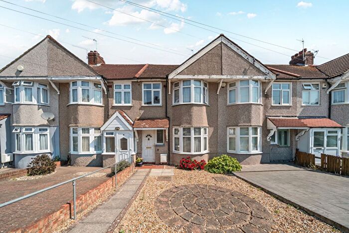 3 Bedroom Terraced House For Sale In The Green, Welling, DA16