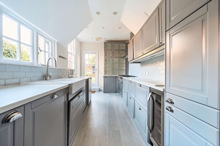 5 Bedroom Terraced House To Rent In Canon Street, Winchester, SO23