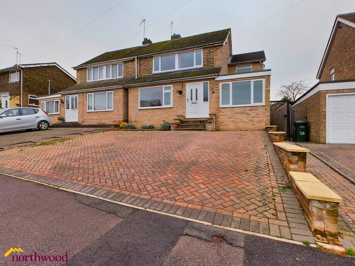 5 Bedroom Semi-Detached House To Rent In Kingsway, Banbury, OX16