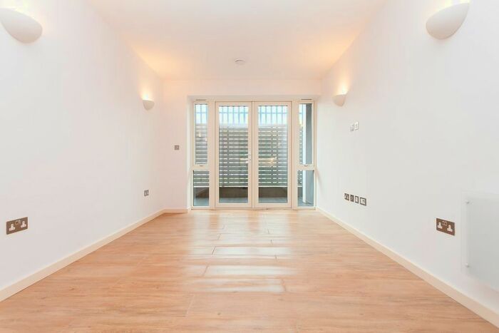1 Bedroom Flat To Rent In West Green Road, London, N15