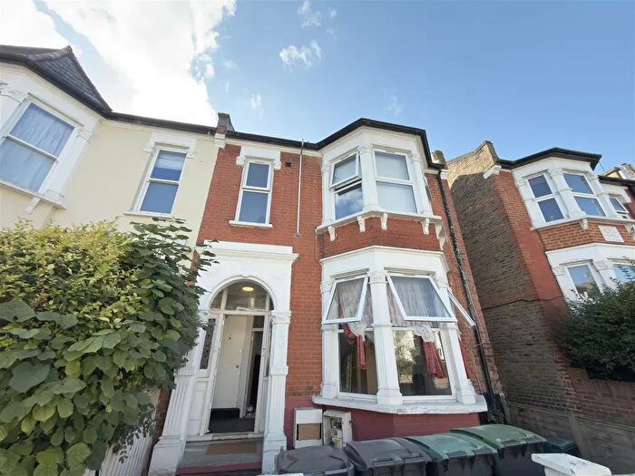 2 Bedroom Flat To Rent In Cavendish Road, London, N4