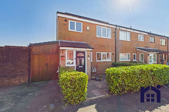 3 Bedroom End Of Terrace House For Sale In Glover Close, Leyland, PR26