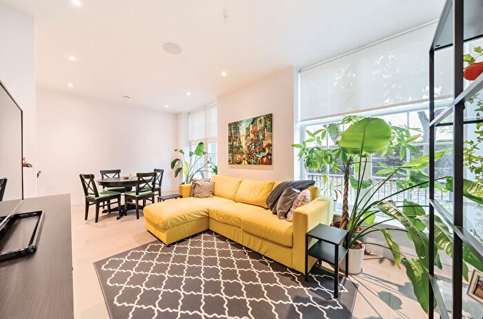 2 Bedroom Flat To Rent In Heath Drive, London, NW3