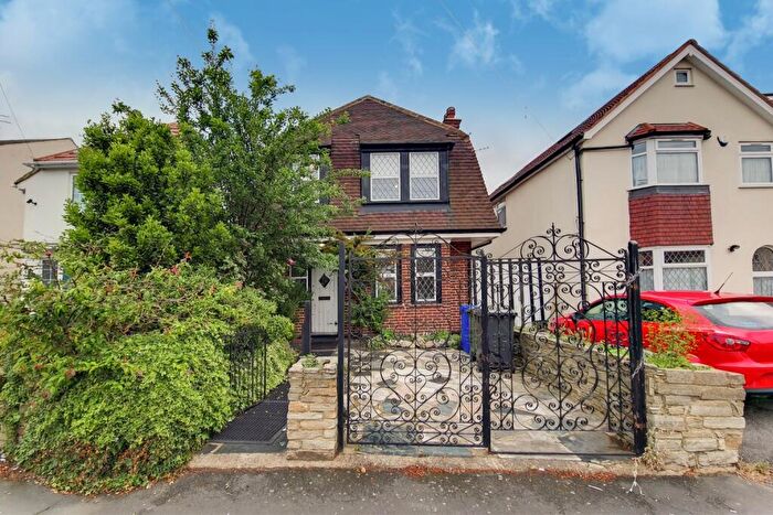 5 Bedroom Detached House To Rent In Corbins Lane, Harrow, HA2