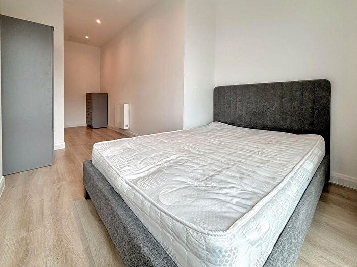 2 Bedroom Flat To Rent In Chesterfield House, Bath Road, Slough, SL1