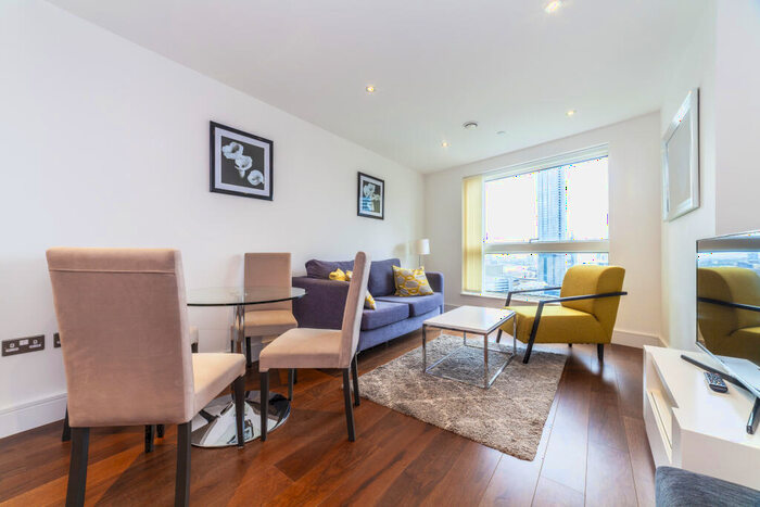 1 Bedroom Apartment To Rent In Lincoln Plaza, Canary Wharf, London, E14
