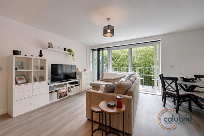 1 Bedroom Flat For Sale In Cunard Square, Chelmsford, CM1
