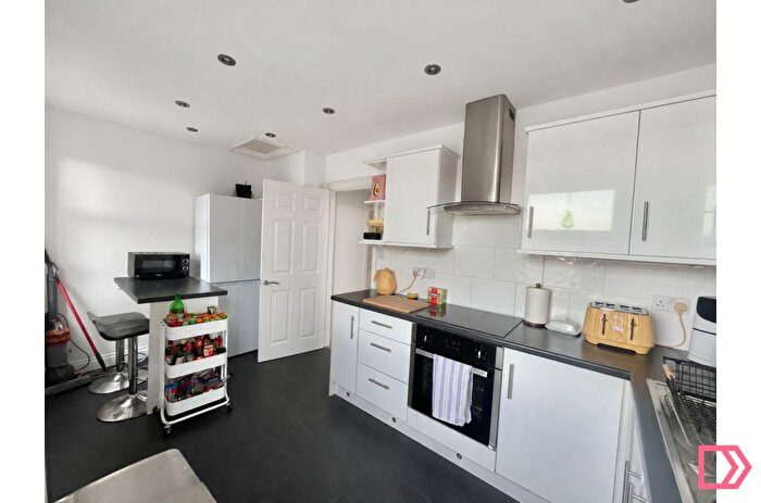 2 Bedroom Flat To Rent In A Daisy Road, Mapperley, Nottingham, NG3
