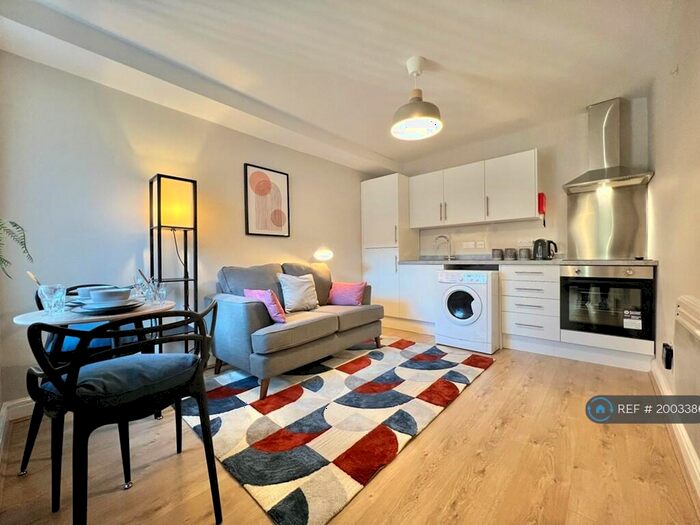 1 Bedroom Flat To Rent In Weaste Lane, Salford, M5