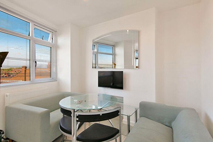 2 Bedroom Flat To Rent In High Road, Willesden Green, NW10