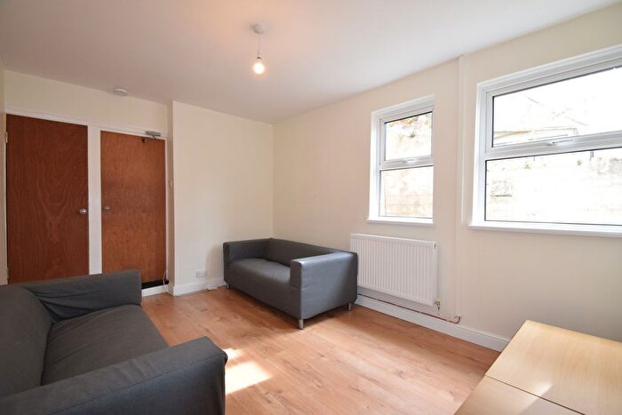 5 Bedroom Terraced House To Rent In Clun Terrace, Cathays, CF24