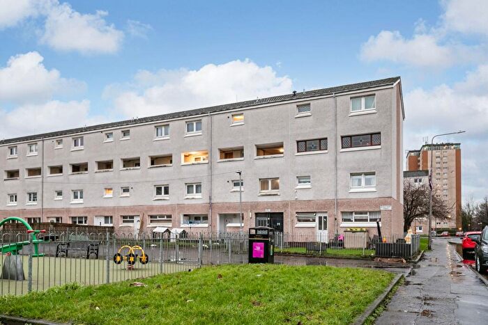 3 Bedroom Maisonette To Rent In Queen Mary Street, Glasgow, G40