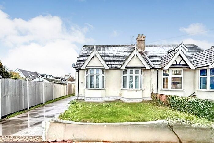 3 Bedroom Semi Detached House For Sale In Budoch Drive, Ilford, IG3