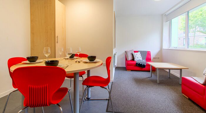 1 Bedroom Flat To Rent In De Walden Way, Bradford, BD7