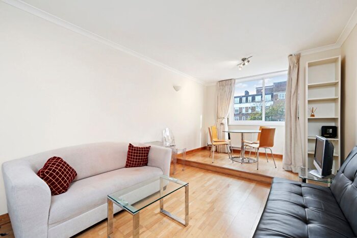 2 Bedroom Flat To Rent In Cheyne Walk, London, SW3