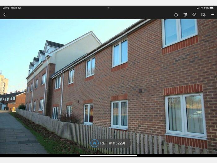 2 Bedroom Flat To Rent In Trefoil Lodge, Stevenage, SG1
