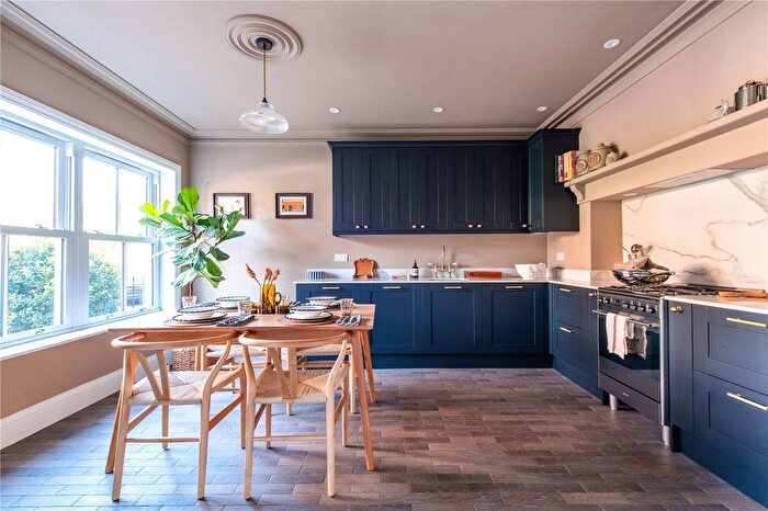 3 Bedroom Terraced House For Sale In Shipbourne Road, Tonbridge, Kent, TN10