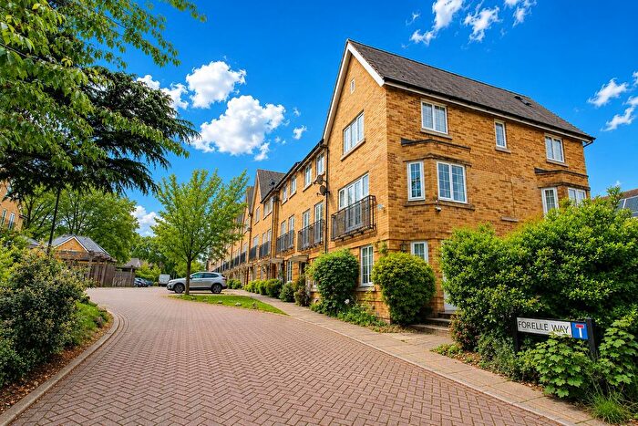3 Bedroom Semi Detached House For Sale In Forelle Way, Carshalton Beeches, SM5