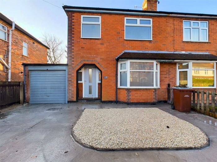 3 Bedroom Semi-Detached House To Rent In Charlbury Road, Wollaton, Nottinghamshire, NG8