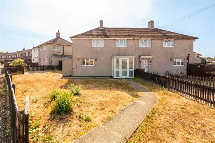 3 Bedroom Semi Detached House For Sale In Brayford Road, Reading, RG2