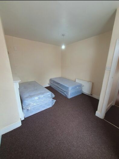 2 Bedroom Flat For Sale In Park View Road, London, N17