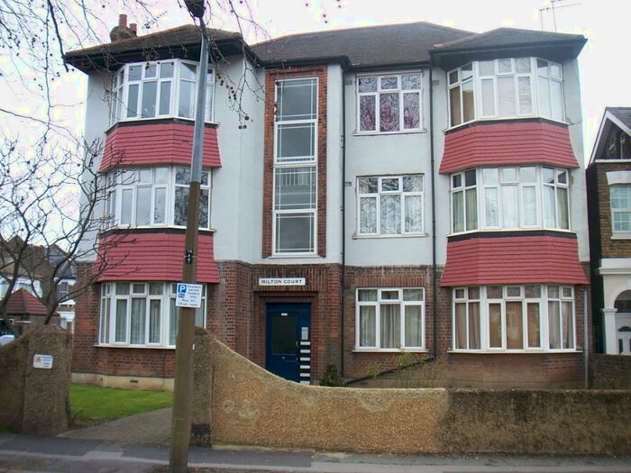 2 Bedroom Flat To Rent In Milton Court, Wood Green, N22