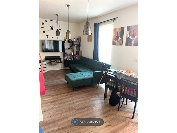 1 Bedroom Flat To Rent In Mast Street, Barking, IG11