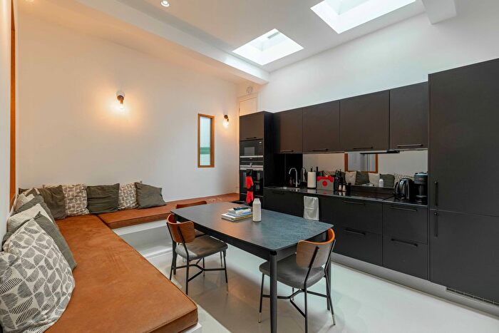 1 Bedroom Flat To Rent In Macroom Road, Maida Vale, London, W9