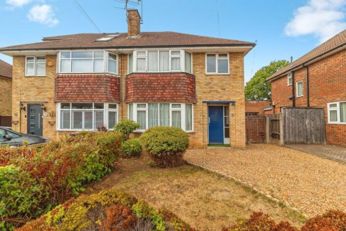 3 Bedroom Semi-Detached House For Sale In Crowland Road, Luton, LU2