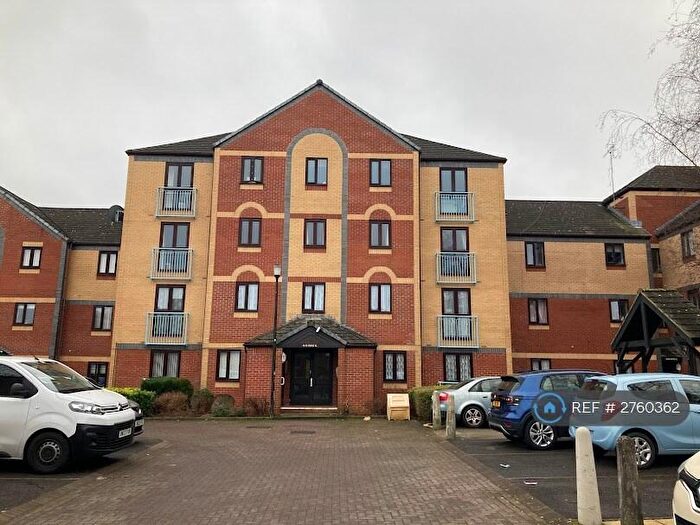 2 Bedroom Flat To Rent In Kingswood, Bristol, BS15
