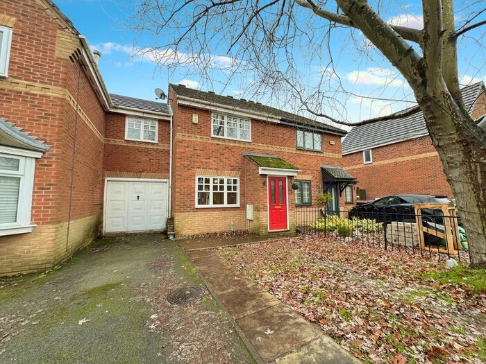 3 Bedroom Terraced House To Rent In Isis Close, Salford, M7