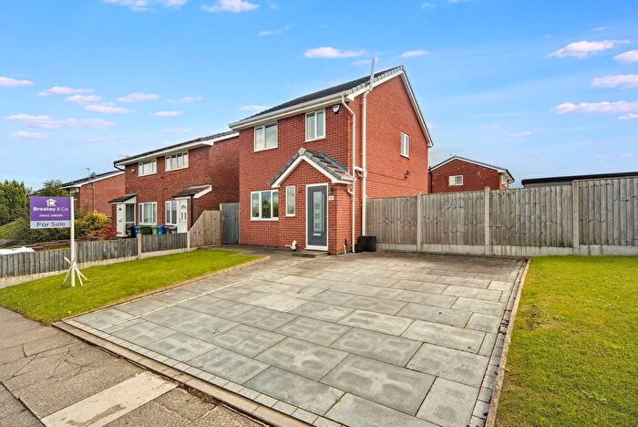 3 Bedroom Detached House For Sale In Highfield Grange Avenue, Wigan, WN3