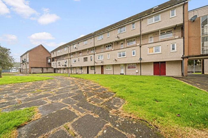 3 Bedroom Flat To Rent In Storie Street, Paisley, PA1