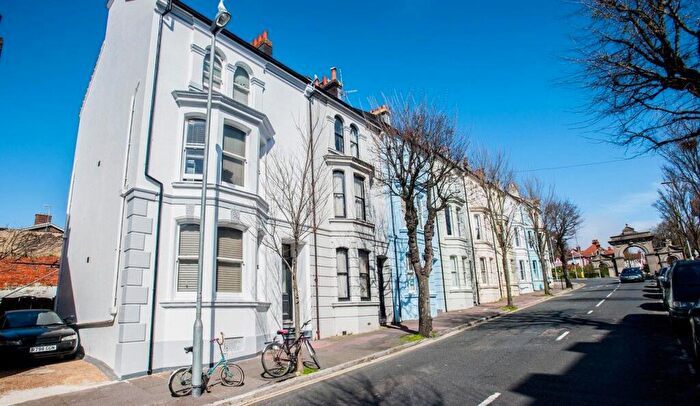 1 Bedroom Apartment To Rent In Egremont Place, Brighton, BN2