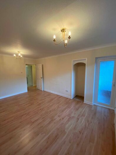 2 Bedroom Flat To Rent In Myrtle Place, Glasgow, G42
