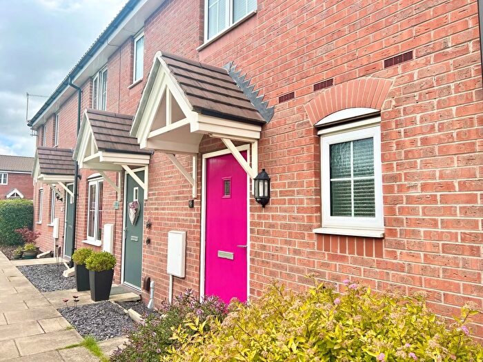 2 Bedroom Town House To Rent In Stonebridge Way, Nottingham, NG14