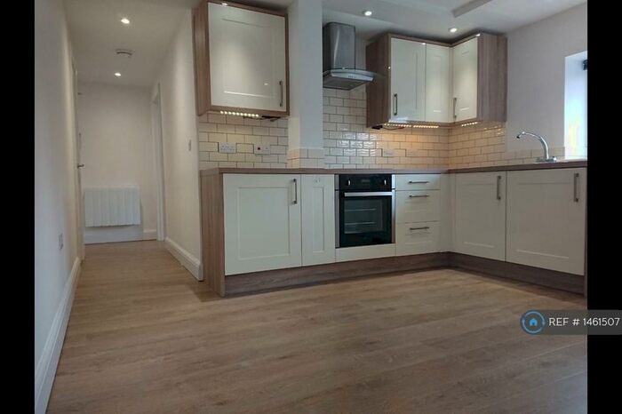 1 Bedroom Flat To Rent In Grayton House, Eastleigh, SO50