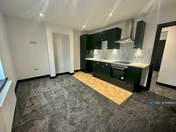 1 Bedroom Flat To Rent In Watnall Road, Hucknall, Nottingham, NG15