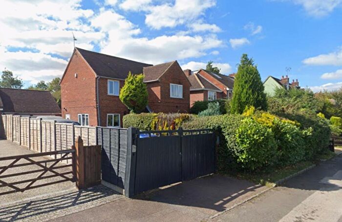 4 Bedroom Detached House For Sale In London Road, Loughton, Milton Keynes, MK5
