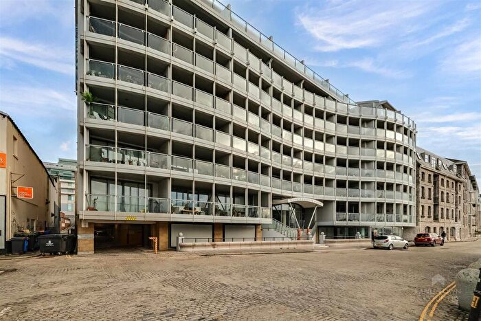 2 Bedroom Apartment To Rent In North Quay, Plymouth, PL4