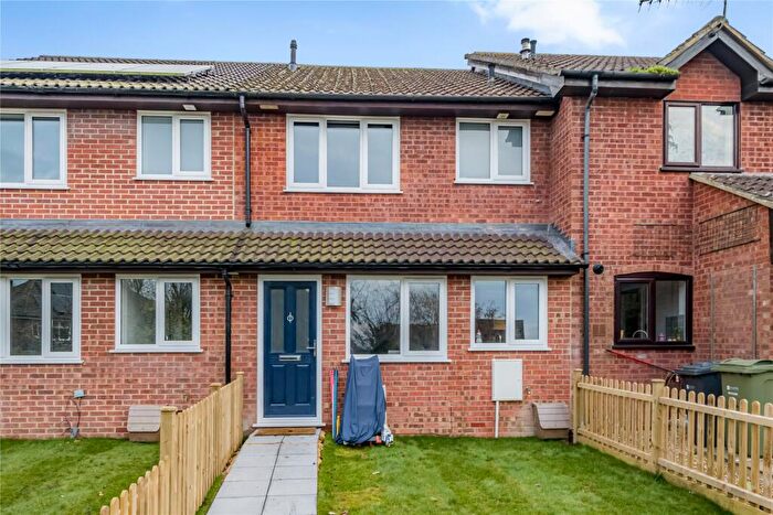 1 Bedroom Terraced House For Sale In Woodger Close, Guildford, Surrey, GU4
