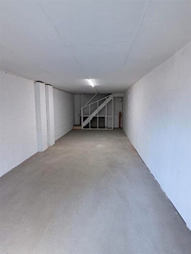 House For Sale In Great Opportunity For A Start Up Business, BD3