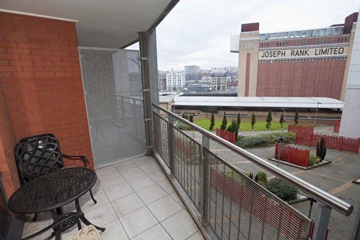 2 Bedroom Property To Rent In Baltic Quay, Gateshead, NE8