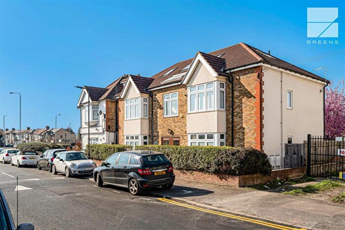 2 Bedroom Flat For Sale In Winchester Road, Chingford, E4