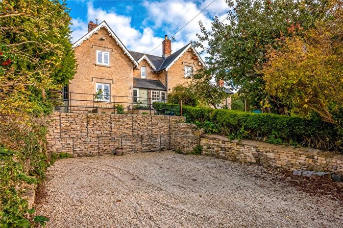 3 Bedroom Semi Detached House For Sale In The Paddocks, Heyford Road, Somerton, Bicester, OX25